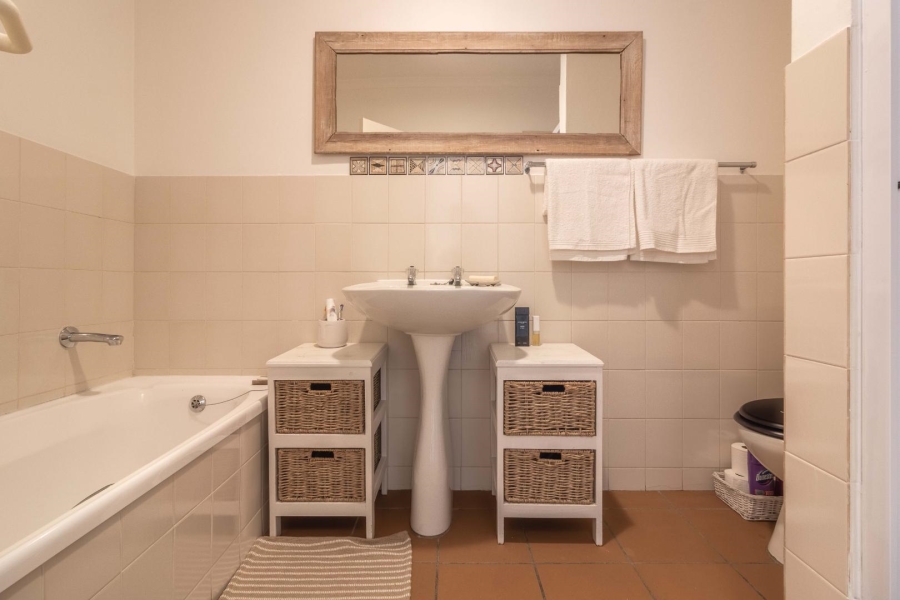 To Let 2 Bedroom Property for Rent in Devils Peak Western Cape